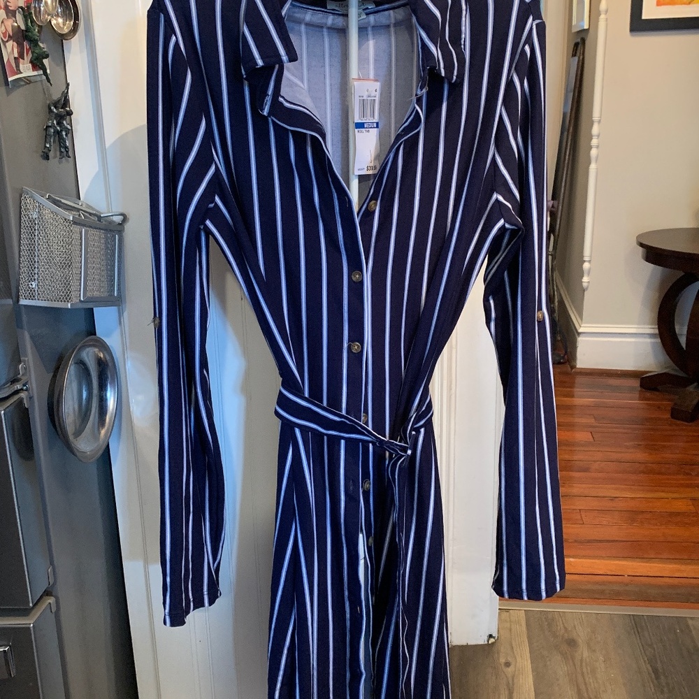Ultra flirt belted button‎ down dress. NWT. Retail 39